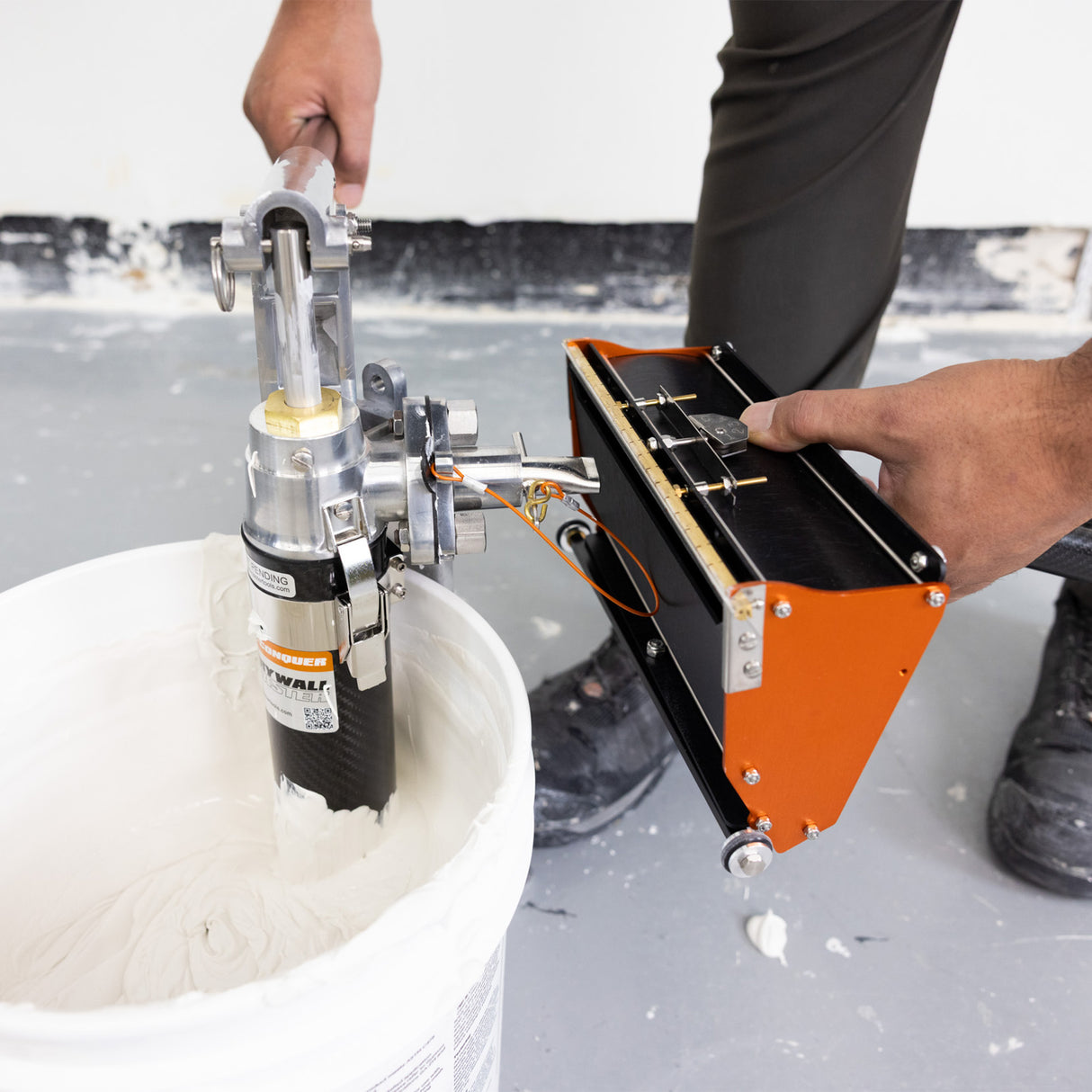 Bomba de carga de fibra de carbono Drywall Master Easy Clean (rellenador de caja no incluido)