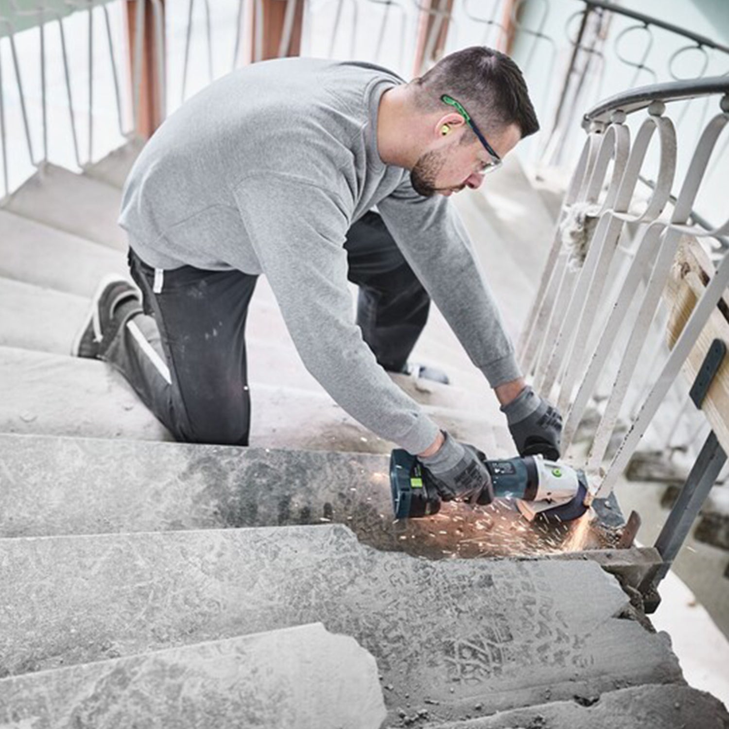 Amoladora angular inalámbrica Festool de 4-1/2" (solo herramienta)