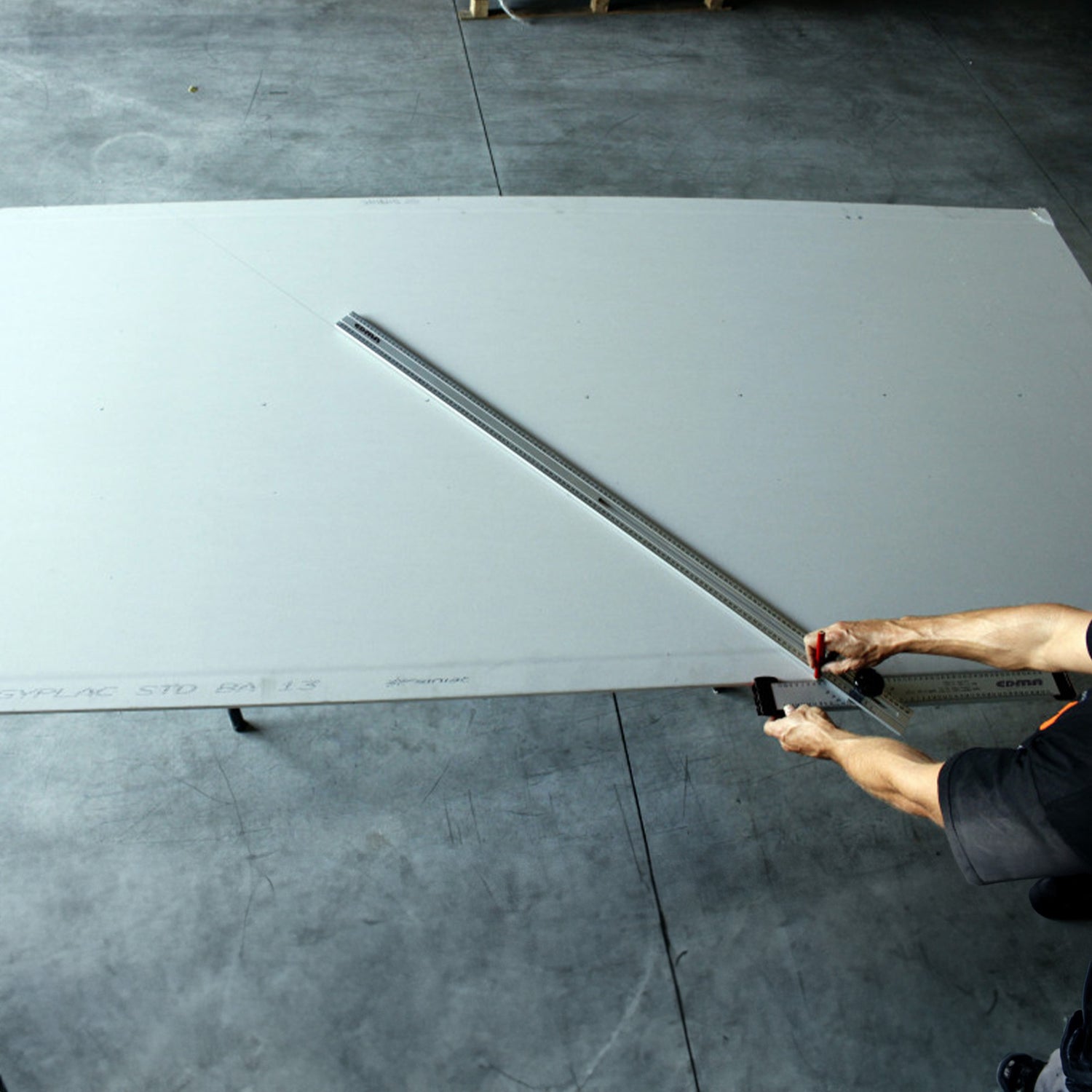 Cuadrado Ángulo Regulable Edma