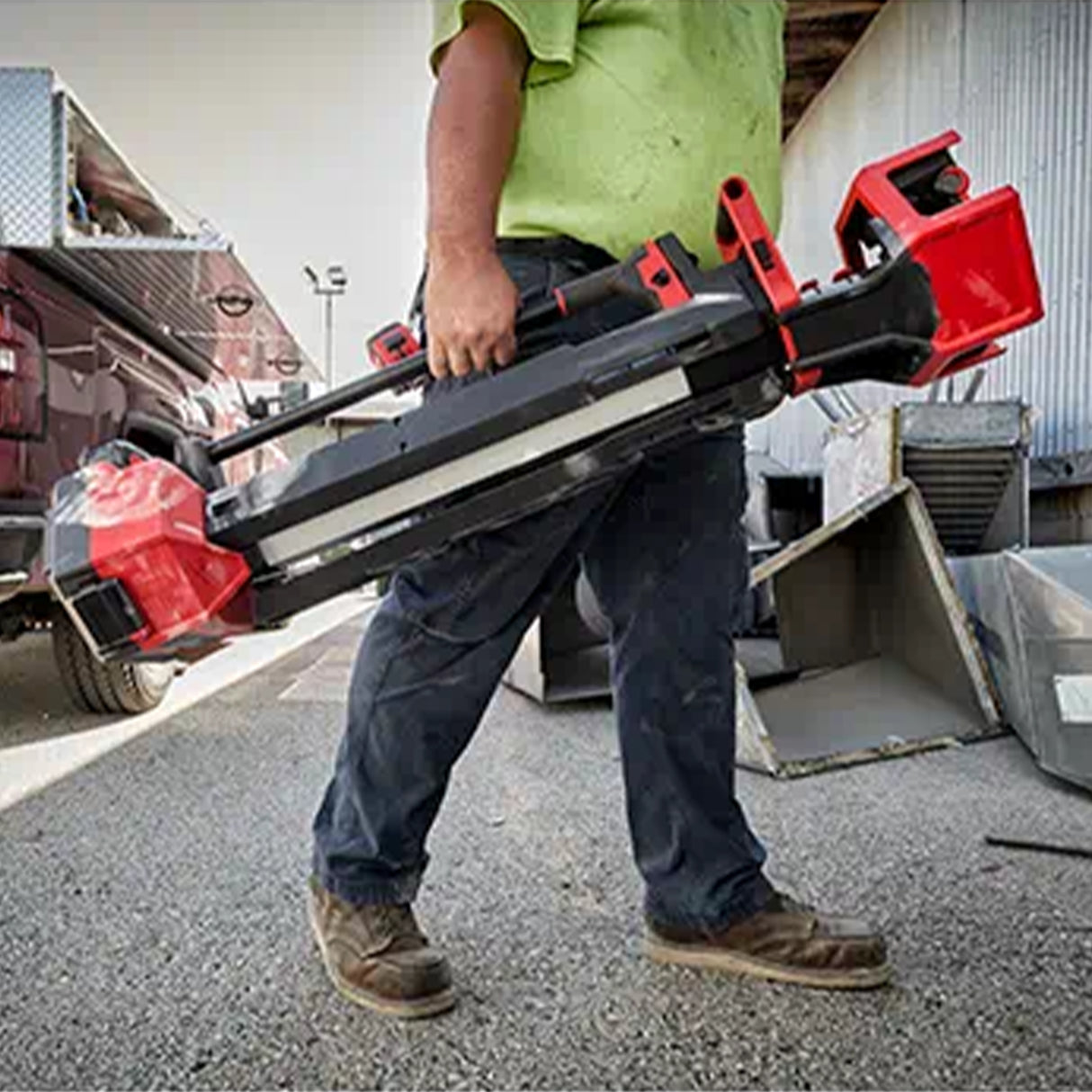 Torre cohete Milwaukee 2136-20 de 18 V (solo herramienta)