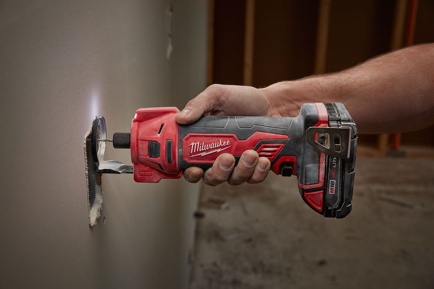 Milwaukee 2866-22CTP Kit de pistola para paneles de yeso con herramienta de corte
