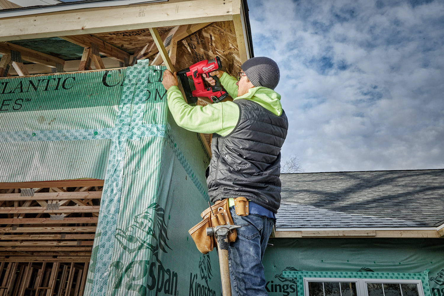 Milwaukee 2749-20 M18 Fuel 1/4" grapadora de corona estrecha (herramienta básica)