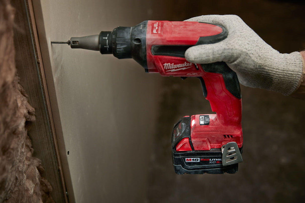Milwaukee 2866-22CTP Kit de pistola para paneles de yeso con herramienta de corte