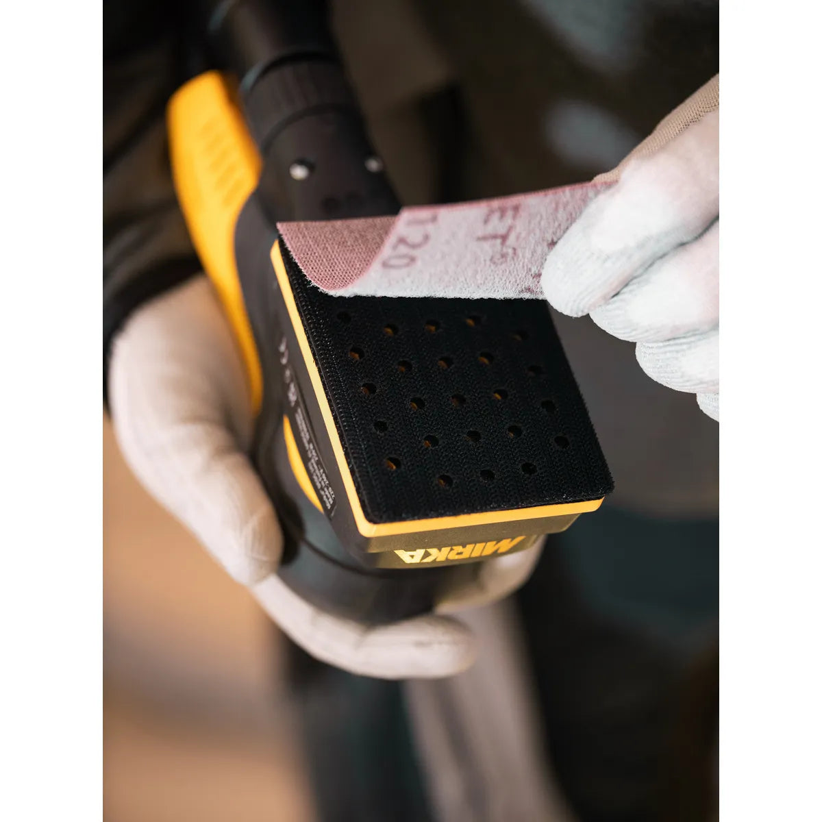 Lijadora eléctrica Mirka DEOS 3" x 4" 383x CV (MID3430201US)