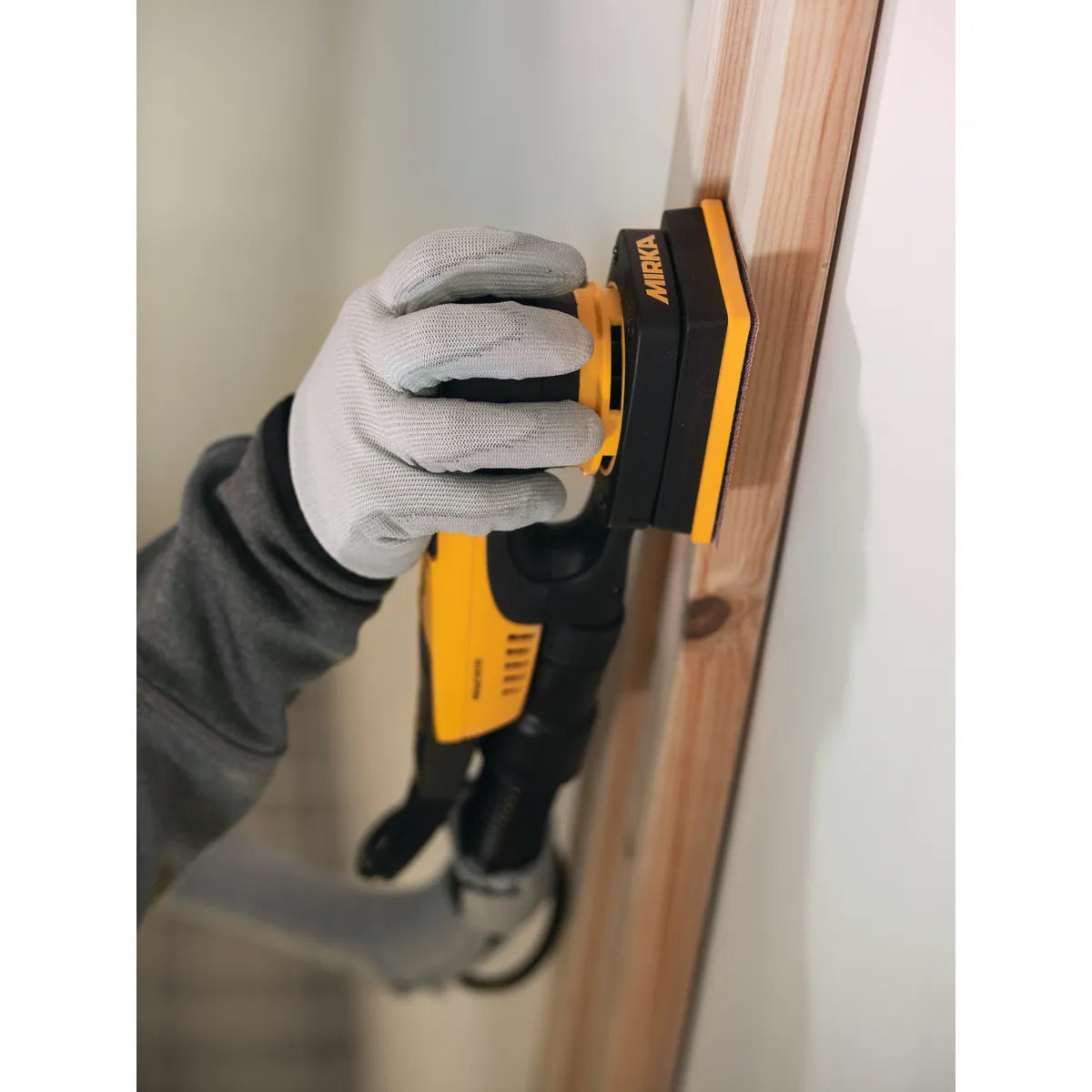 Lijadora eléctrica Mirka DEOS 3" x 4" 383x CV (MID3430201US)