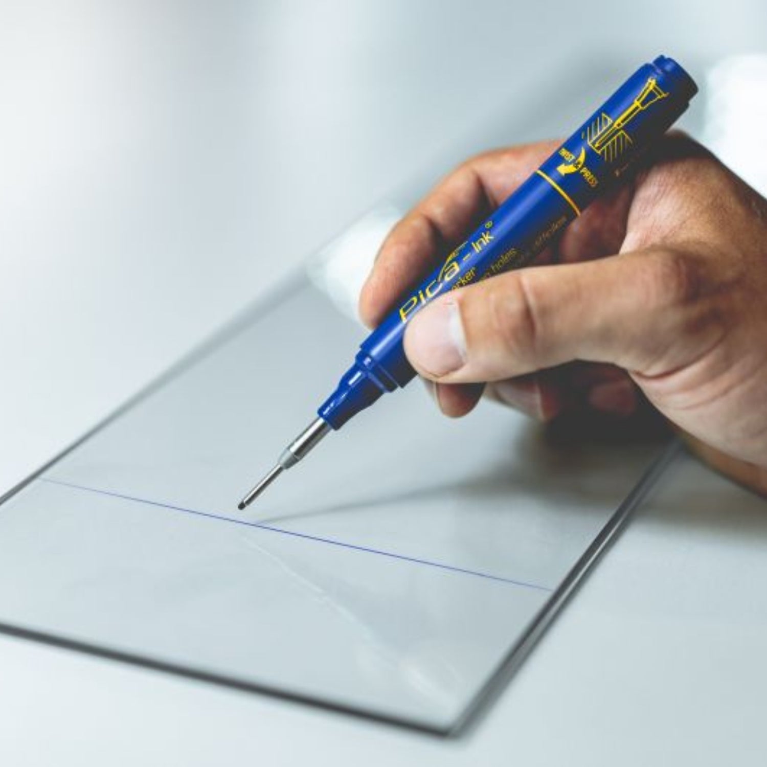 Marcador de pica para agujeros profundos