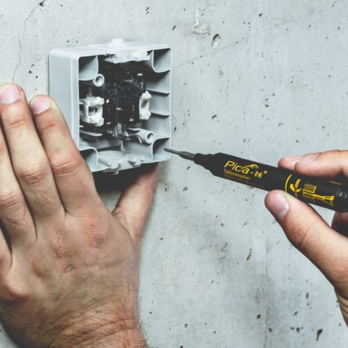 Marcador de pica para agujeros profundos