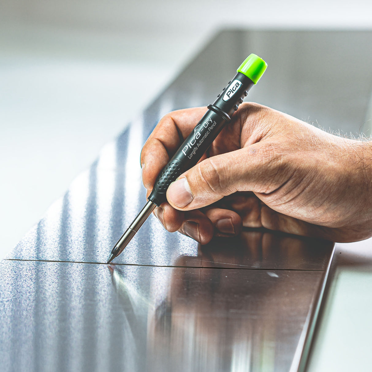 Pica Dry Pen and Refill Bundle