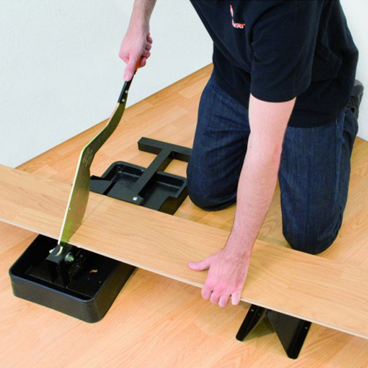 Guillotine pour revêtements de sol stratifiés Edma STRATICUT® 230