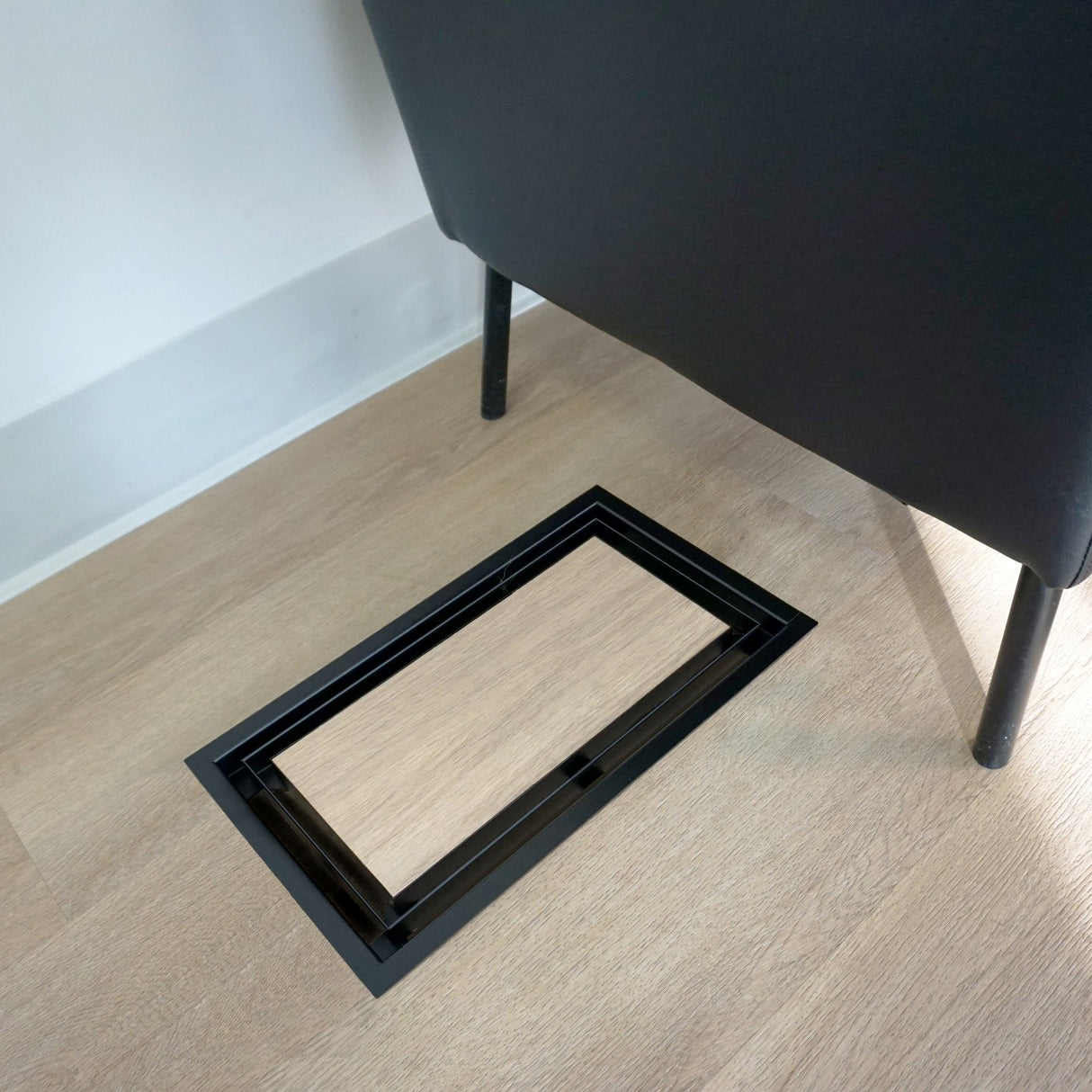 Retorno de ventilación de piso de alto rendimiento con marco Aria Luxe OG